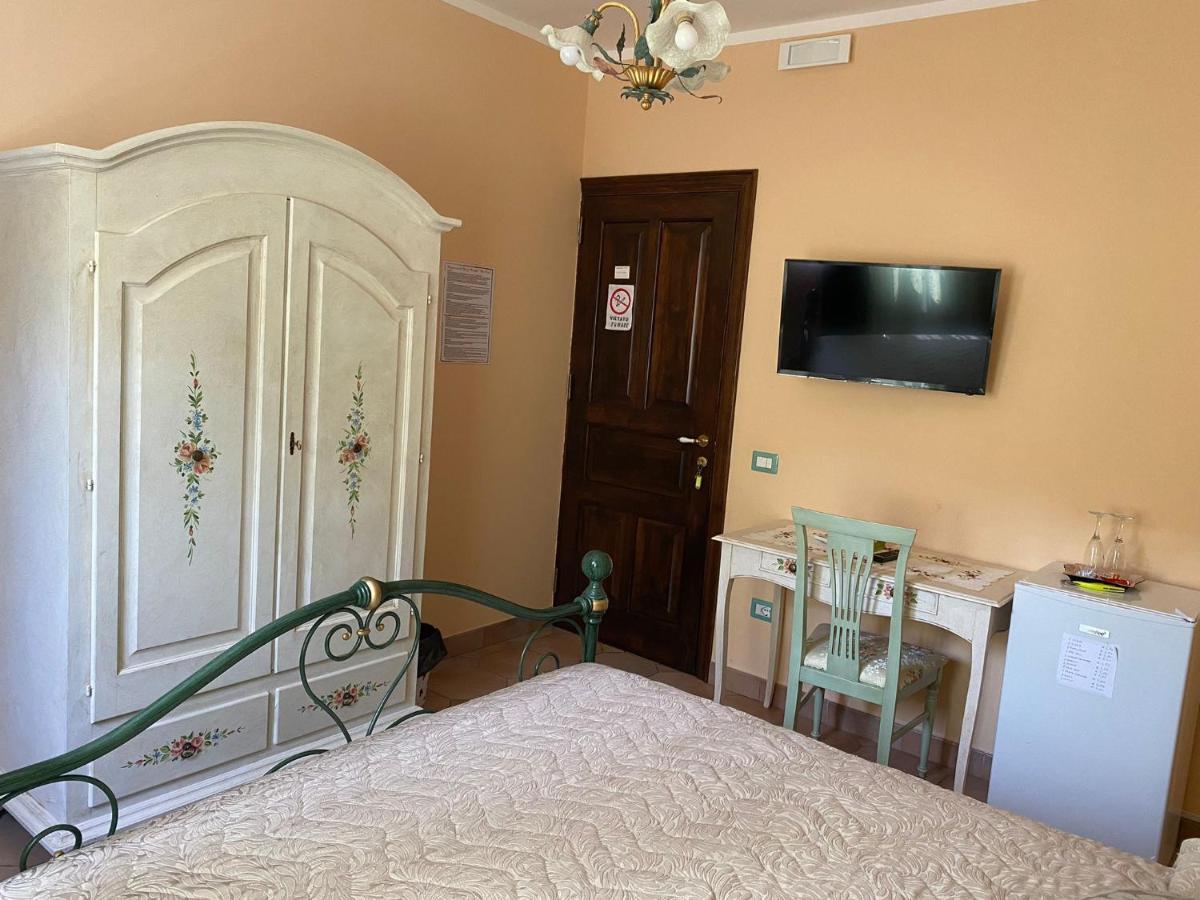 Russo * Caltanissetta